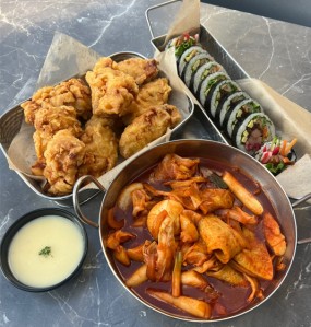 Chicken Combo 2 (Chicken(S)+ Rice Cake+ Kimbap)