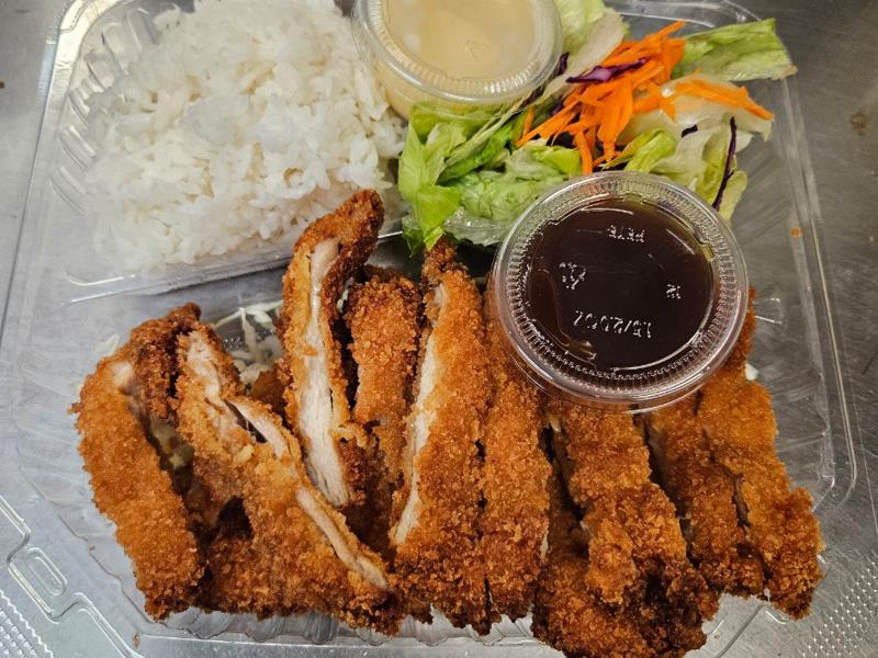 (Served with Miso Soup & Rice and House Salad) Chicken Katsu (L)