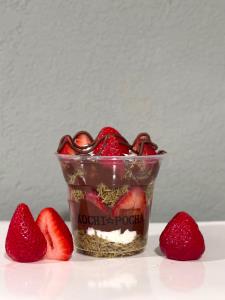 Strawberry Dubai Chocolate Cup