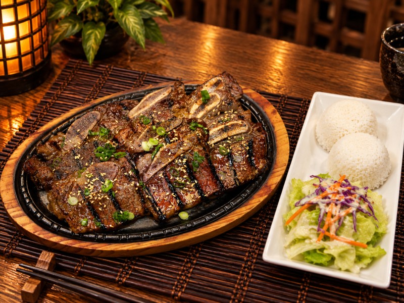 Served on sizzling plate with white rice and salad. K3_Beef Short Ribs