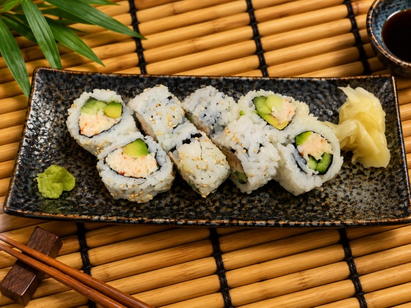 Crab salad, avocado, cucumber. R1_Cali Roll