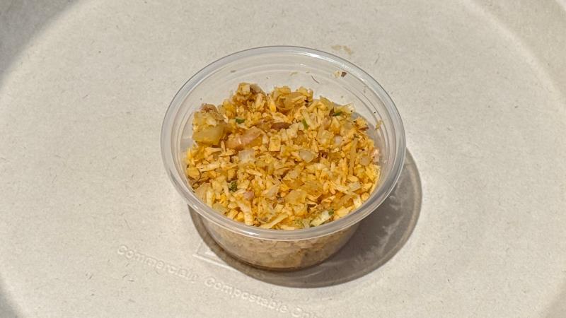 A SRI LANKAN-STYLE COCONUT RELISH MADE WITH COCNUT AND BONITO FLAKES. Pol Sanbol