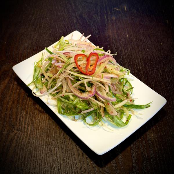 Scalion Salad