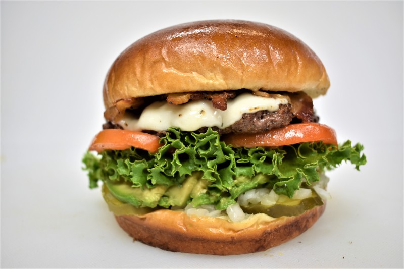 - House sauce, Pickle, Onion, Lettuce, Tomato, Avocado, Provolone cheese, Bacon
California Bacon Cheese Burger