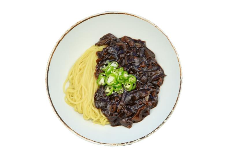 땡초짜장 - noodles topped with black bean sauce, serrano peppers, and stir-fried pork with vegetables
 N2. Fiery Jajang
