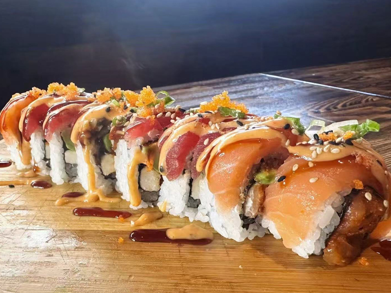 In:spicy tuna, spicy salmon, avocado, cheese
Out: tuna, salmon, eel, masago, onion
Sauce: spicy mayo, unagi sauce Washington