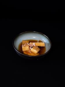 LIGHTLY FRIED TOFU SERVED WITH TEMPURA SAUCE.
TOPPED WITH DRIED BONITO FLAKES AND GINGER
DAIKON, SCALLON
Agedashi Tofu