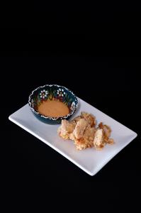IT’S EXCEPTIONALLY FLAVORFUL, JUICY, ULTRA-CRISPY
AND ABSOLUTELY A CHAMPION OF JAPANESE IZAKAYA MENU
Chicken Karaage 5Pcs