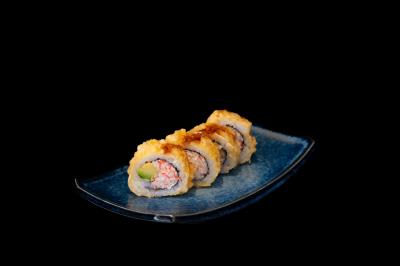 IN: CRAB, AVOCADO
DEEP FRIED WHOLE CALIFORNIA ROLL
Golden Cali Roll