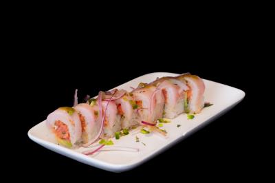 IN: SOY WRAP, CILANTRO, SPICY TUNA, AVOCADO
OUT: RED ONION, JALAPENO, YUZU PONZU, YELLOWTAIL
Hamachi Yuzu Ponzu Roll