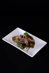 EXTRA VIRGIN OIL, LEMON WEDGE, KOSHER SALT
GRILLED
Shishito Peppers