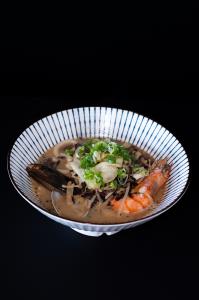 A VARIETY OF SEAFOOD, VEGETABLES AND MEAT
REAL SAVORY DISH
Nagasaki Udon