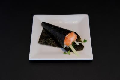 Salmon Hand Roll