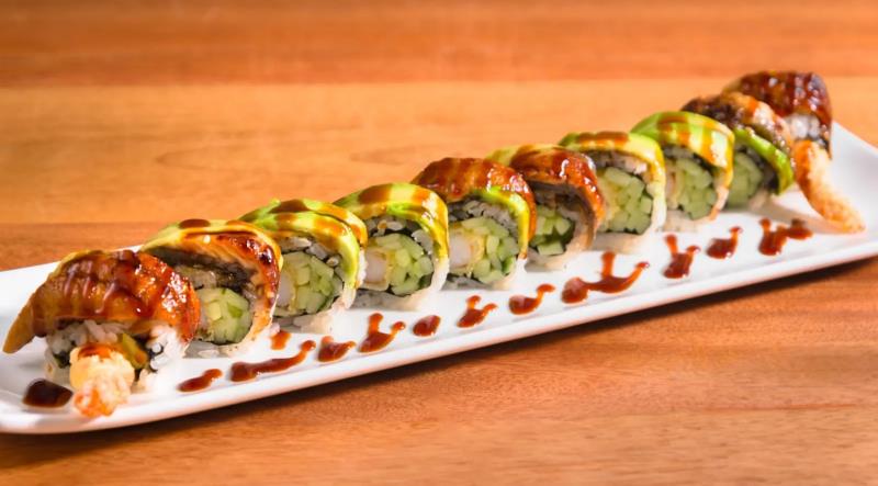 In: Fried shrimp, Cucumber
Out: Unagi(eel), Avocado
Top: Eel sauce
 Dragon