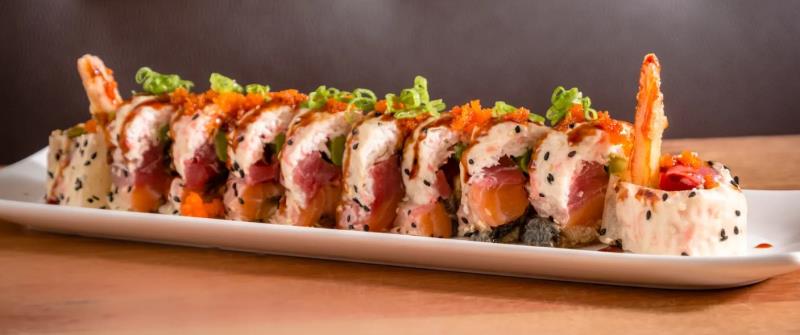 Wrapped with Soy Paper
In: Bluefin tuna, salmon, eel,
shrimp tempura, krab & avocado
Top: Masago & green onion
Sauce: Eel sauce Protein (8Pcs)