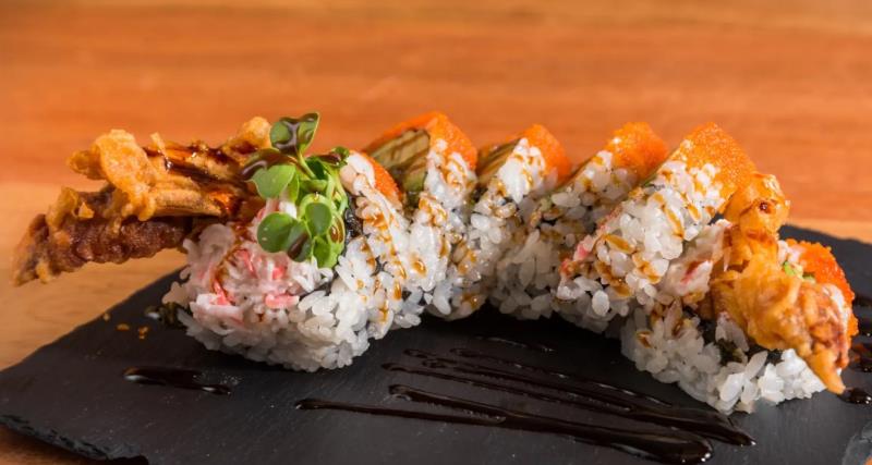 SOFT SHELL CRAB, AVOCADO, CUCUMBER, KAIWARE, MASAGO Spider Roll