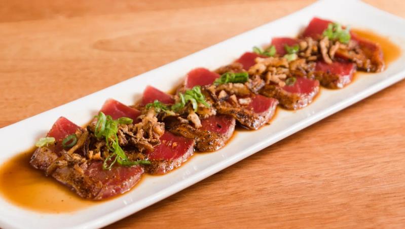 SEARED TUNA, DEEP FRIED ONION WITH PONZU
 Tuna Tataki