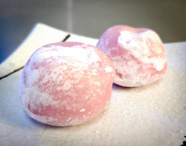 Strawberry Mochi Ice Cream (2Pc)