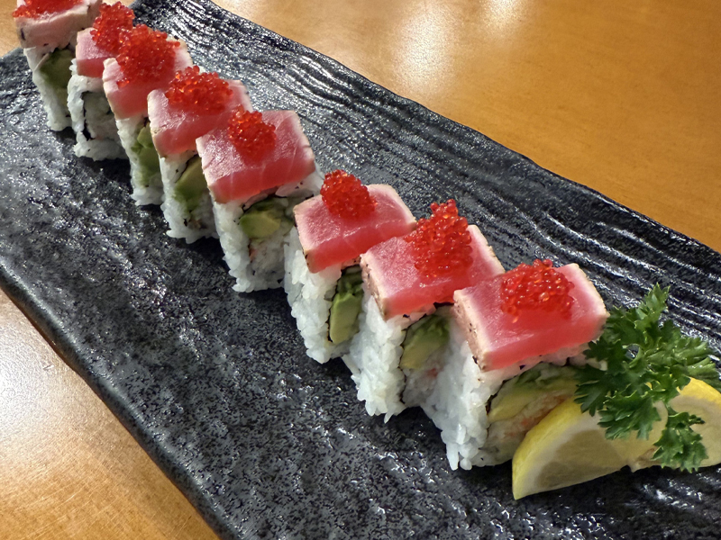 Ahi Tuna Tataki Roll (8 Pcs)