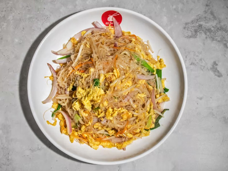 Stir Fried Chicken Rice Noodle