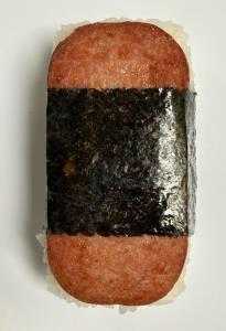 – Composed of a slice of grilled spam sandwiched on top of a block of rice and
wrapped together with traditional nori
Musubi
