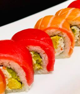 In - crab mix, avocado, cucumber. Top-tuna, salmon, avocado
Harmony Roll