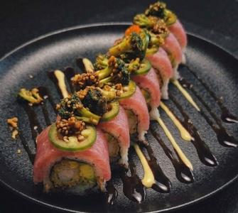 (In) Half Shrimp Termpura Roll, Half Spicy Tuna Crunch Roll
(Out) Seared Tuna, Spicy Butter Garlic, Broccoli, Jalapeno
Oh My God