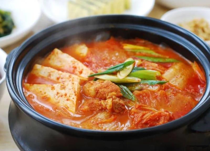 F4.spicy Kimchi Stew