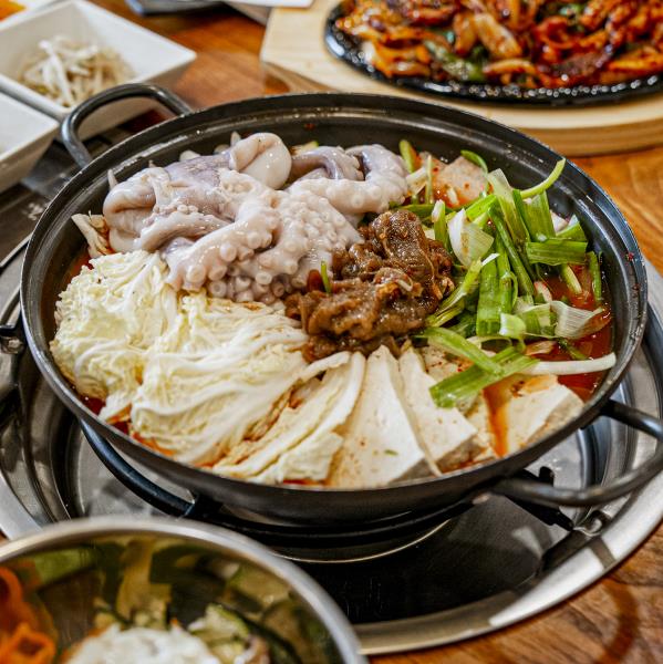 D4.bulgogi&octopus Hot Pot