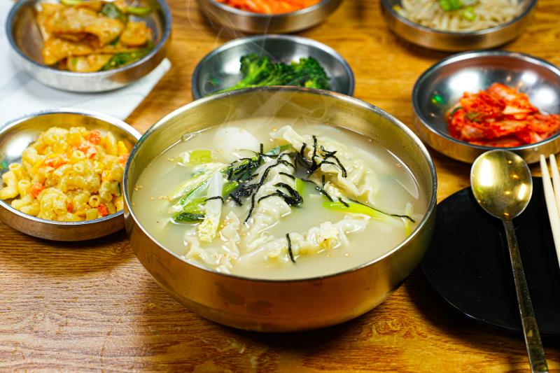 F8.dumpling And Rice Cake Soup