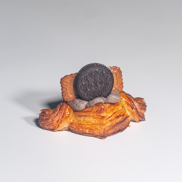Cookie&cream Danish Pastry
