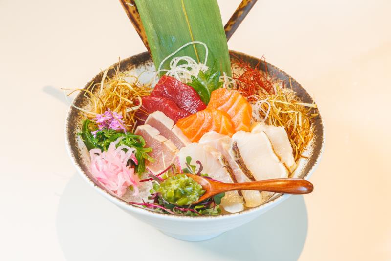 Sashimi Mix (9 Pcs)