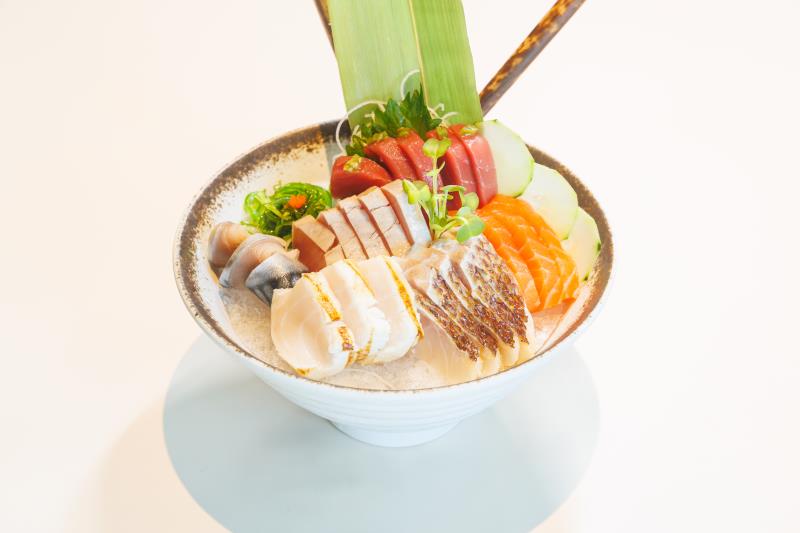 Large Sashimi (25 Pcs)