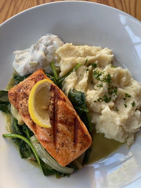 Salmon(Gegrilltes Lachsfilet)