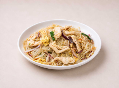 Stir Fried Chicken Rice Noodle