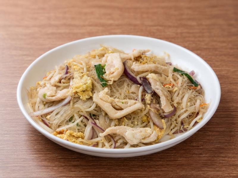 Stir Fried Chicken Rice Noodle