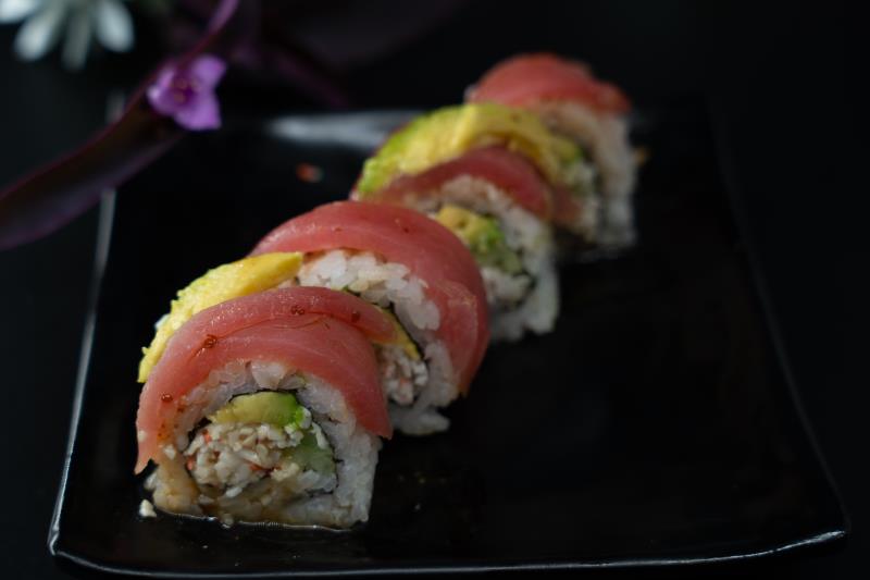 In: Krabmeat, cucumber, avocado | Out: Tuna, avocado | Top: Mustard Dressing Hawaiian