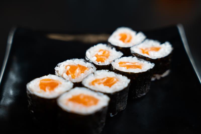 Salmon Hosomaki