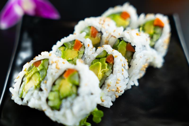 Avocado, Cucumber, Asparagus, Gobo, Kaiware Vegetable Roll