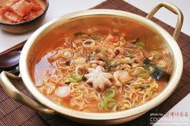 K33.spicy Seafood Ramen