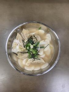 Rice Cake With Dumpling Soup