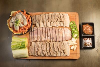 Pork Belly And Pig Trotters With Napa Cabbage