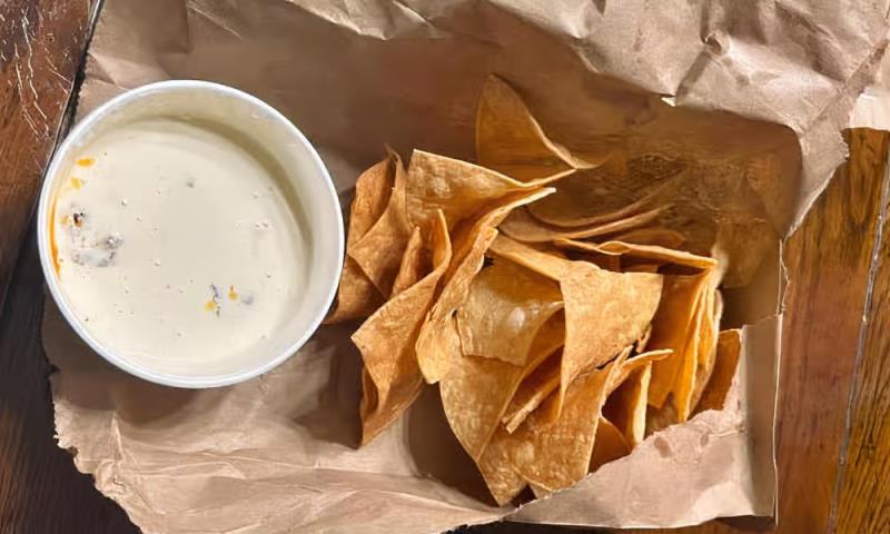 Queso W/ Chips