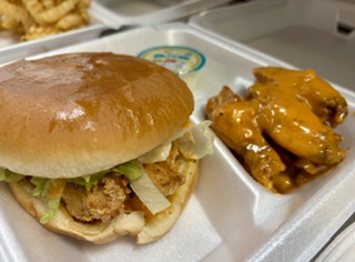 Burger(Chicken) W/ Wings(5Pcs) & Drink