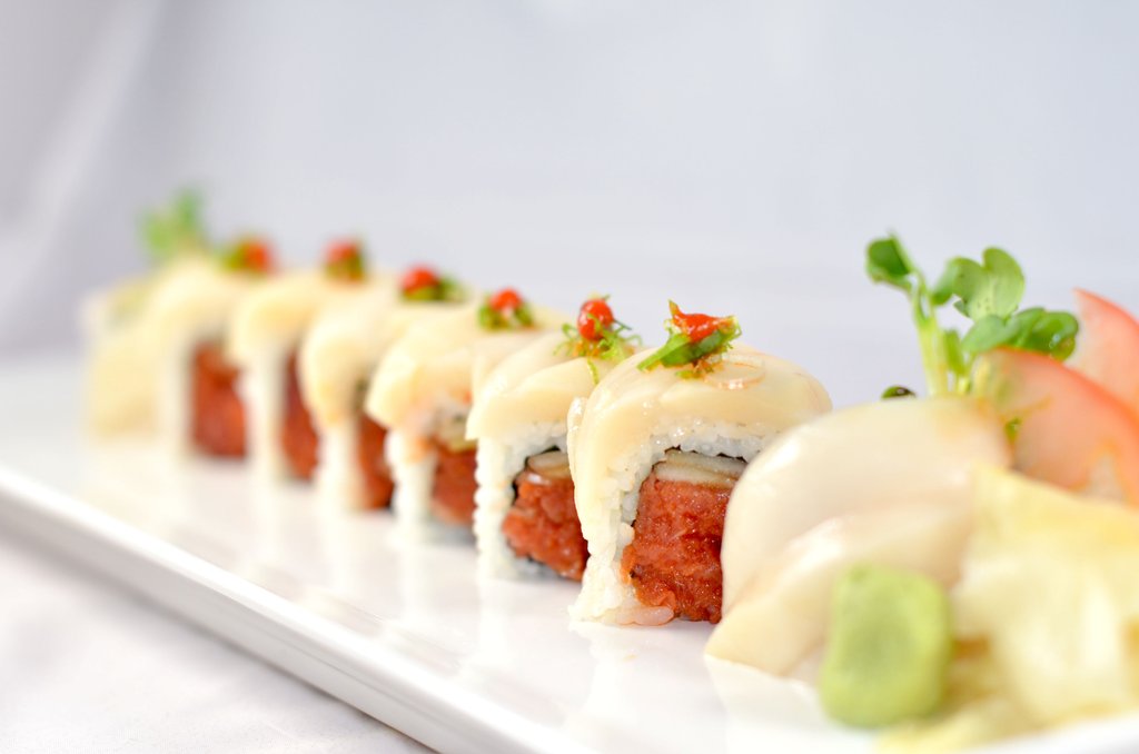 (8pcs) Spicy Tuna, Cucumber on top Seared Escolar w/ Garlic Ponzu Sauce and Green Onion, Sriracha Vampire Roll